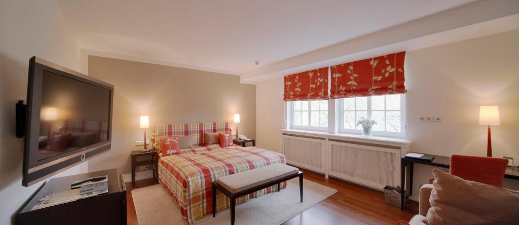 Schlosshotel Münchhausen, 埃尔岑 — 照片 1