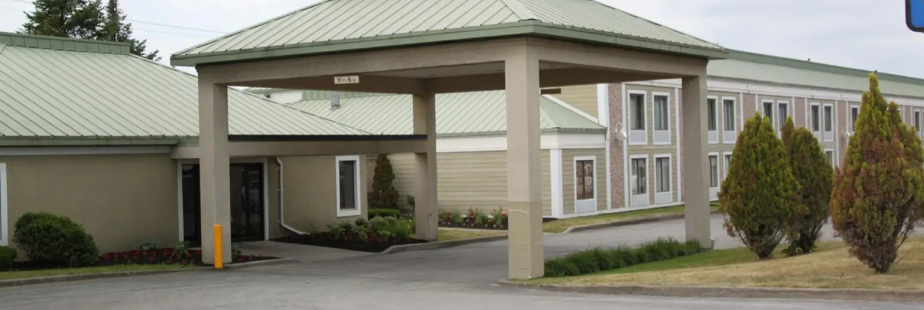 Clarion Inn & Suites Cortland - University Area, Кортленд — фото 1