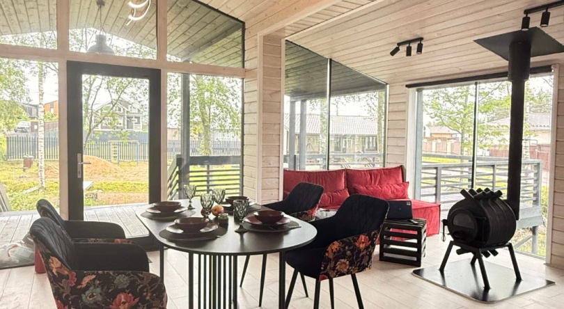 Svoya Hvoya Private House, DNP索斯诺沃 — 照片 1