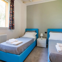 Villa in Ostra Vetere With Pool and Jacuzzis, 奥斯特拉韦泰雷 — 照片 4