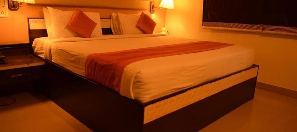OYO Premium Bhilwara Road Chittorgarh, 奇陶加尔 — 照片 1