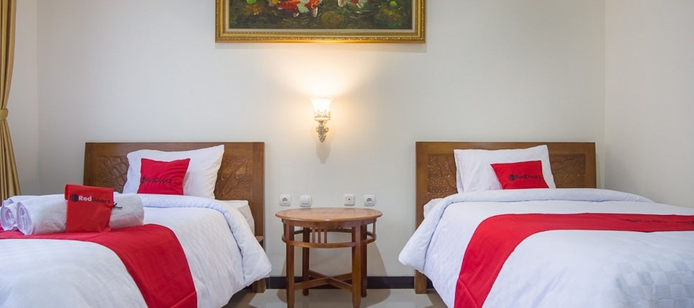 Reddoorz Plus @ Pancer Door Beach, Пакитан — фото 1