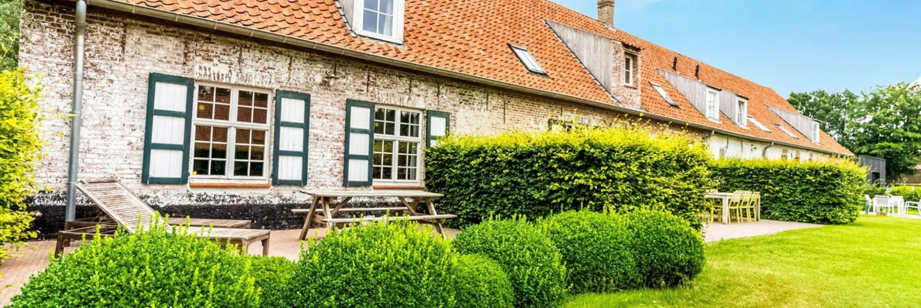 Historic Farmhouse Middle Of Polder Landscape, Дамме — фото 1