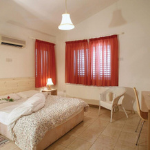Beautiful Home in Miliou Paphos With 2 Bedrooms, Outdoor Swimming Pool and Swimming Pool, 米利厄 — 照片 2