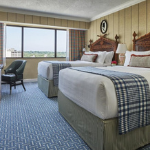 Graduate by Hilton Iowa City Hotel, Iowa City — photo 4