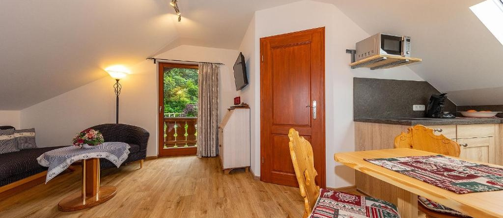 Gröbl-Alm Haus zur schönen Aussicht, Ettal — photo 1