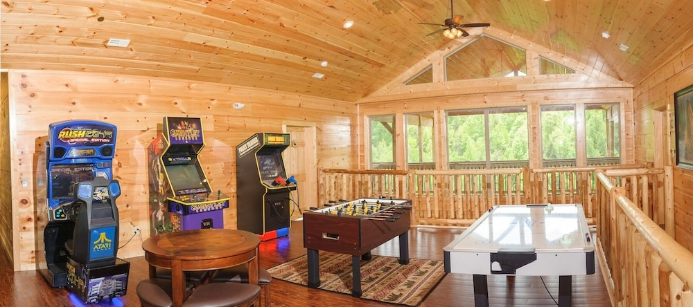 Sycamore Mansion 14 Bedroom Cabin by RedAwning, Pittman Center — photo 1
