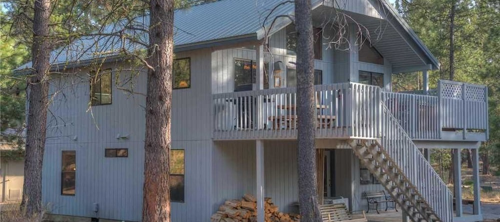 Deer Lane 11 by Village Properties at Sunriver, Sunriver — photo 1