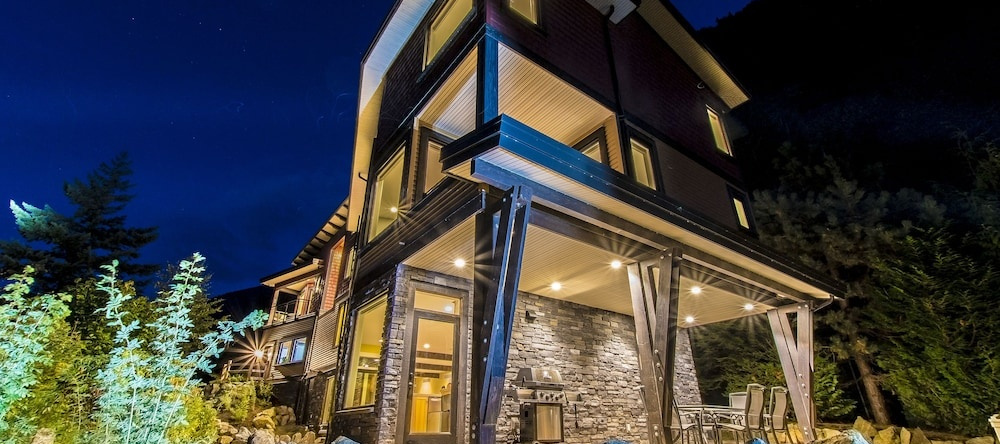 The Lodge on Harrison Lake, Agassiz — photo 1
