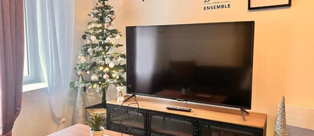 Maison 2 Chambres - Tv - Clim - Baby Foot, Рюэль-сюр-Тувр — фото 1