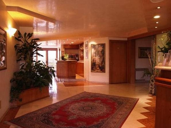 Hotel Luna, Fontanafredda — photo 1