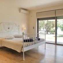 Beautiful Home in Perdika With 4 Bedrooms, Wifi and Outdoor Swimming Pool, 阿伊奥斯·乔治奥斯 — 照片 5