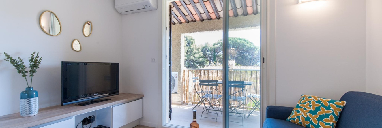 Studio neuf climatisé petite vue mer plage à pieds - Ted Home, 滨海圣西尔 — 照片 1