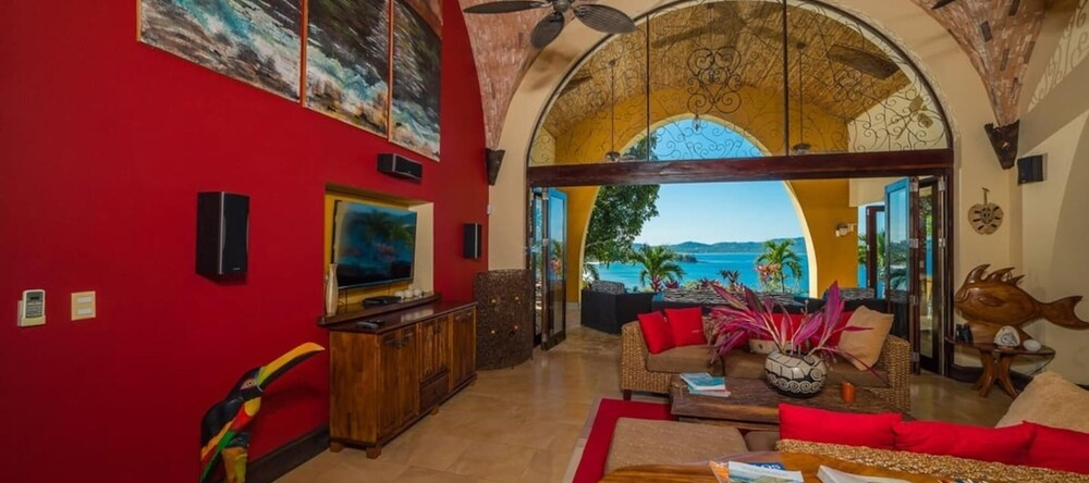 Villa Bougainvillea - Playa Flamingo - 3 Bedroom, 火烈鸟海滩 — 照片 1