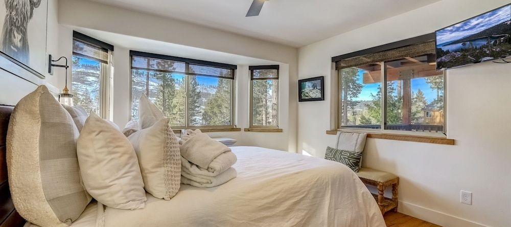 Luxe Mountain Chalet - Hot Tub, Man Cave, Foosball, Peloton, Фоллен Лиф — фото 1