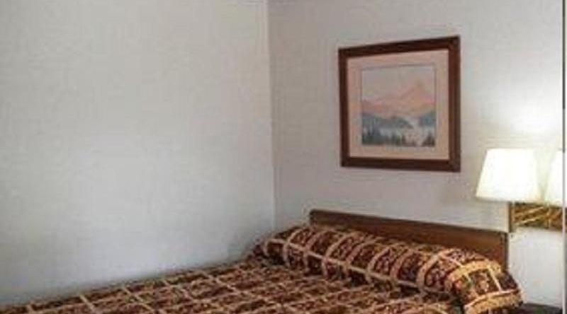 Americas Best Value Inn-Blue Springs/Kansas City East, 布鲁斯普林斯 — 照片 1