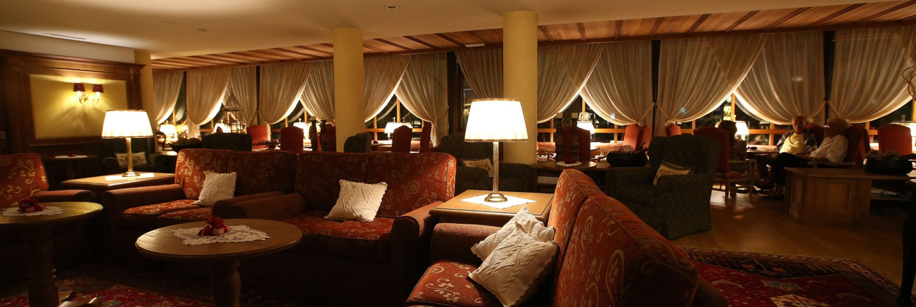 Alpen Suite Hotel, 麦当娜迪坎皮利奥 — 照片 1