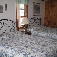 Cramers Point Motel & Cottages, Warrensburg — photo 2