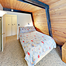 Norwester Upper Unit - 2 Br Duplex, Oceanside — photo 4
