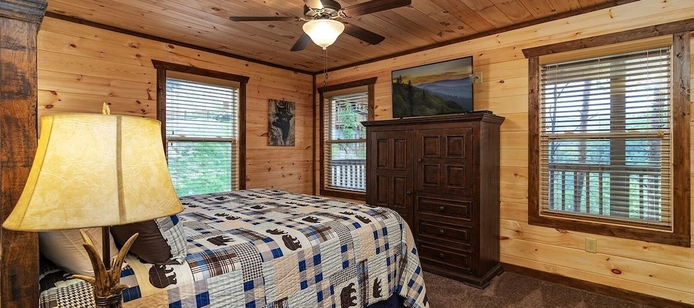 Take A Paws - 3 Bedrooms, 3 Baths, Sleeps 8 1 Cabin by RedAwning, 白松 — 照片 1