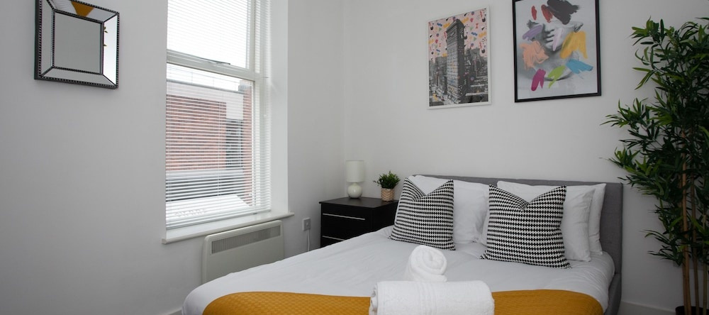 Cross St Boutique Apartment, Trafford — photo 1