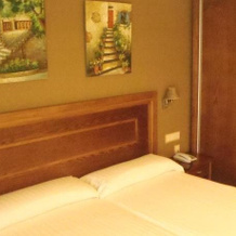 Hotel San Diego, Novele — photo 2