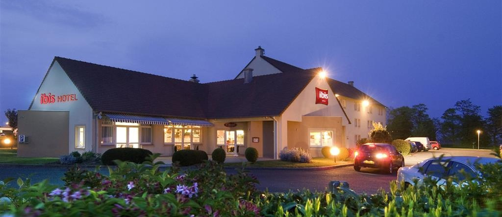 ibis Falaise Coeur de Normandie, 法莱斯 — 照片 1