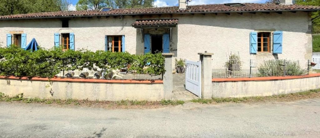 Maison de 4 chambres avec jardin amenage et wifi a Bagnac sur Cele, 巴尼亚克塞莱 — 照片 1
