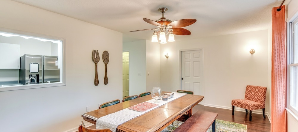 Charming Seneca Home - 3 Mi To Memorial Stadium!, Кеауи — фото 1