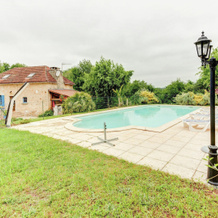 Serene Holiday Home In Besse With Swimming Pool, Бейнак-Э-Казенак — фото 5