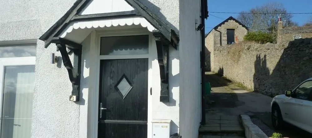 1 Saron Cottages, Port Talbot — photo 1