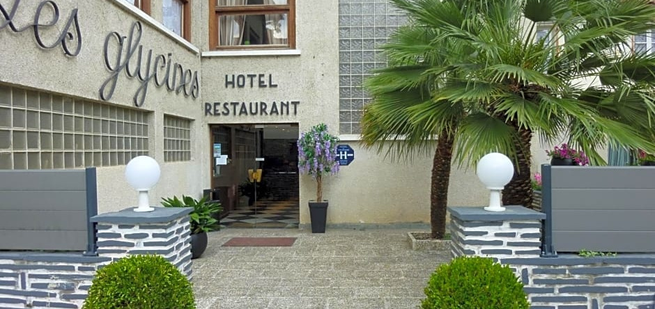 Hotel les Glycines, 普拉德 — 照片 1