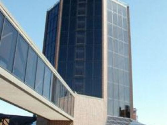 Ramada Waterloo Hotel and Convention Center, Waterloo — photo 1