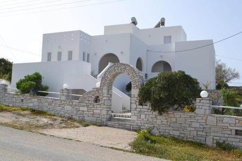 Aparthotel 3 Stars Naousa, Науса — фото 1