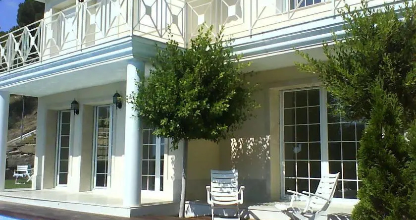 Baró de MontCabrer B&B, Cabrils — photo 1