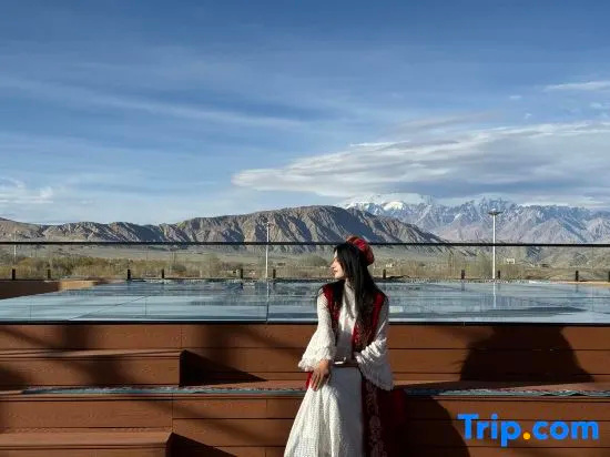 East Search Culture Hotel (Tashan Pamir Tourist Area Qishi Square Branch), 塔什库尔干县 — 照片 1