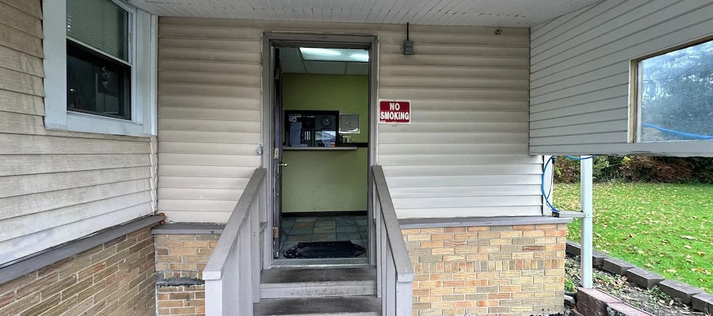 Westgate Manor Motel Austintown-Younstown, Ohio, Остинтаун — фото 1