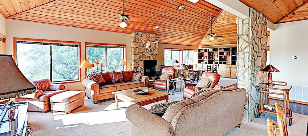 509 Spicewood - 4 Br Home, Spicewood — photo 1