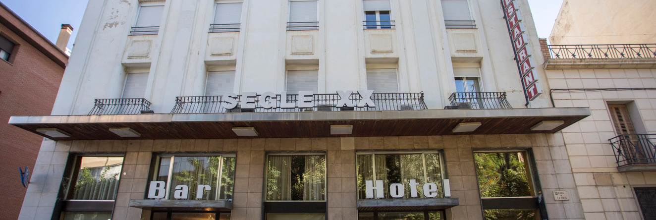 Hotel Segle XX, 特伦普 — 照片 1