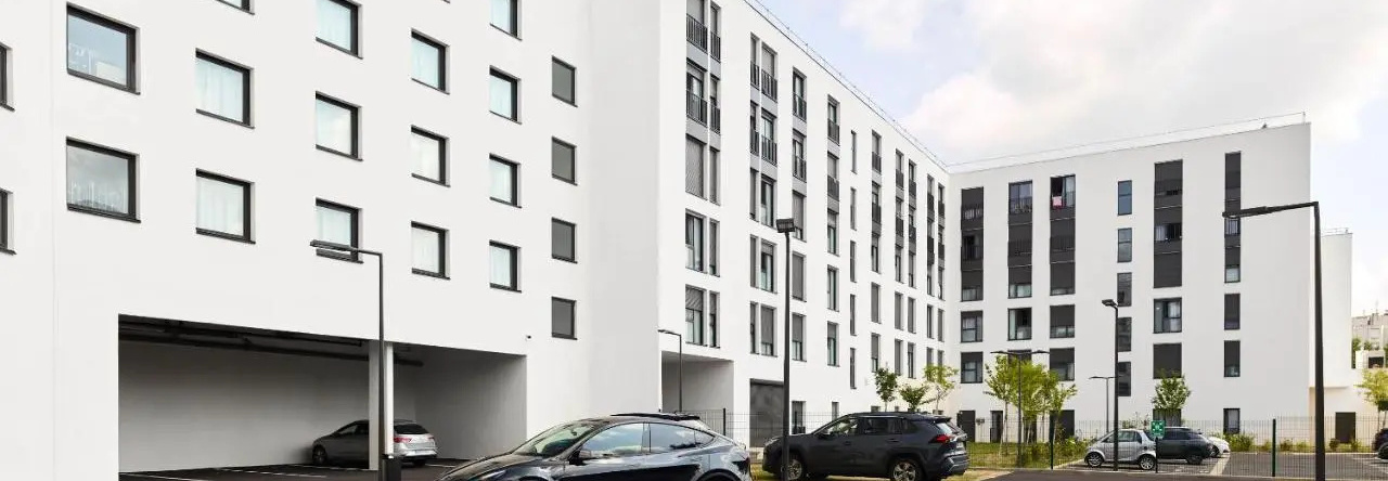 B&B HOTEL Paris Clichy-sous-bois 3 étoiles, 克利希苏布瓦 — 照片 1