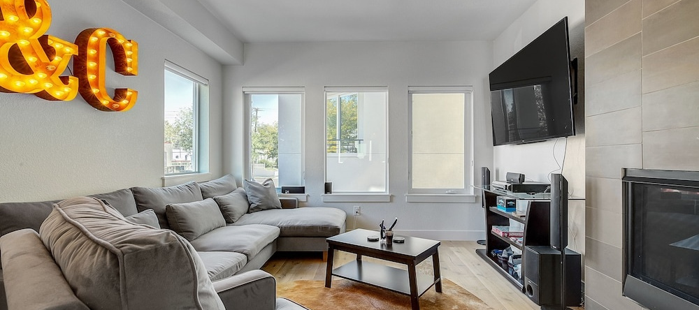 Sleek Modern Townhome in Heart of Denver, 丹佛 — 照片 1