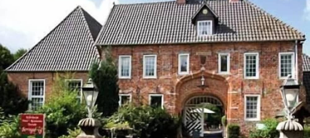 Burghotel Beningaburg, 多尔努姆 — 照片 1