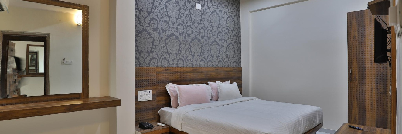 OYO 36117 Hotel Parivar, 卡洛尔 — 照片 1