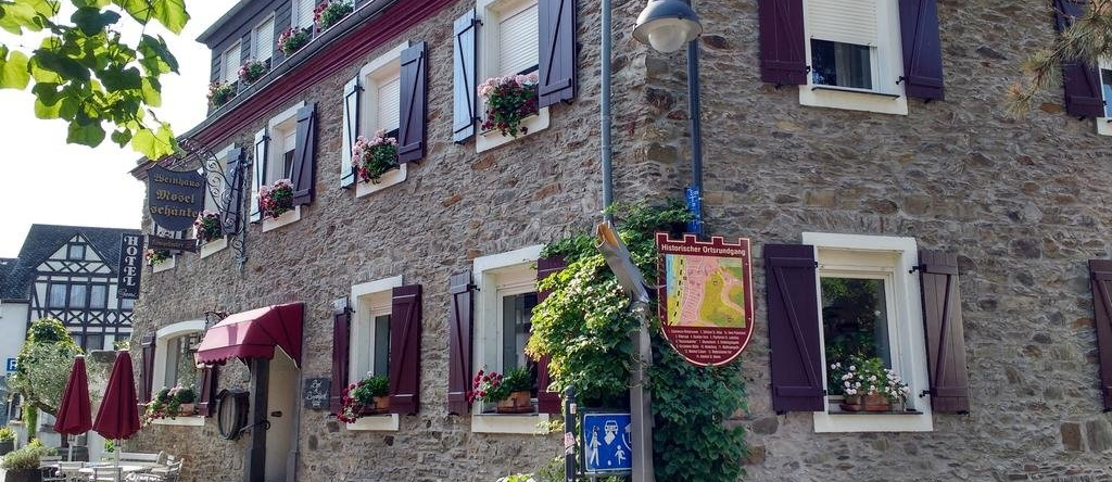 Hotel garni Altes Winzerhaus Moselschänke, 科伯恩-贡多夫 — 照片 1
