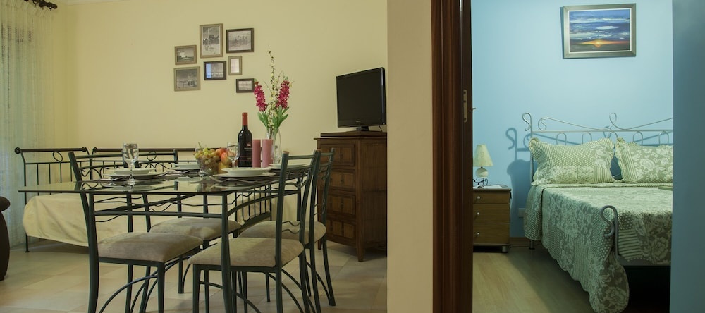 Our Little House, Vila Real Santo Antonio — photo 1