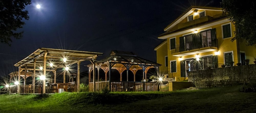 Villa With 5 Bedrooms in Conca Della Campania, With Enclosed Garden -, 孔卡德拉坎帕尼亚 — 照片 1