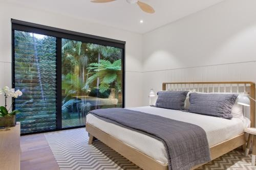 Luxury rainforest retreat, Little Cove, Noosa Heads — photo 1