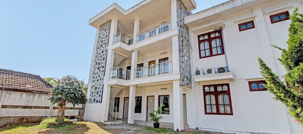 Hotel O Griya Lestari Pati 2, Пати — фото 1