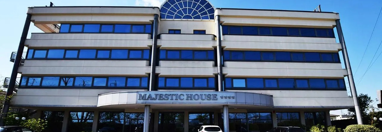 Hotel Majestic House, 卡斯泰内多洛 — 照片 1