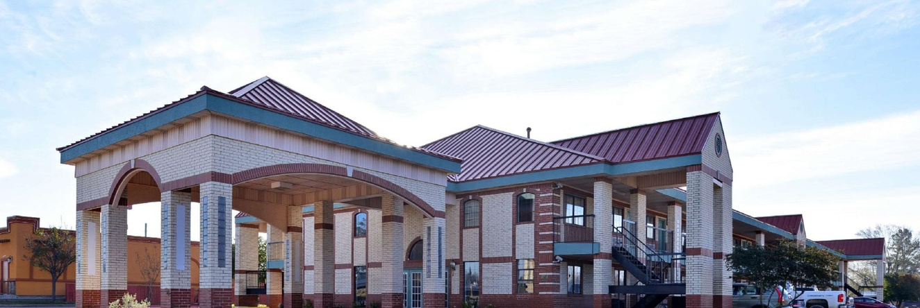 Quality Inn & Suites New Boston - Texarkana West, Нью-Бостон — фото 1